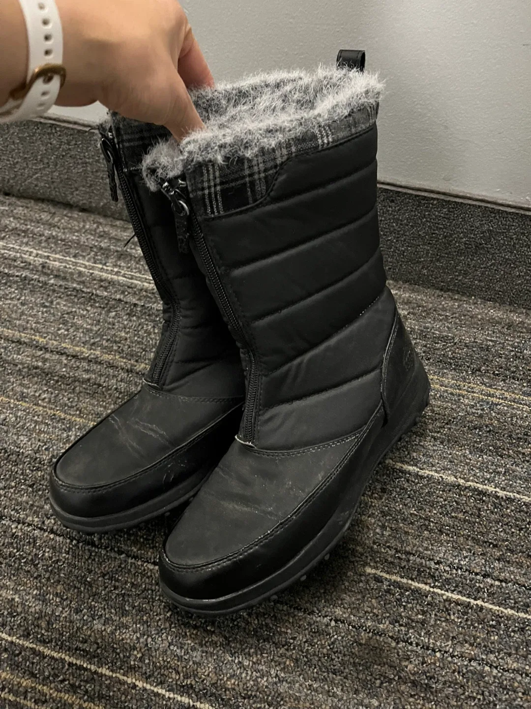 Totes Black Winter Boots Size 7 image indicator(2)