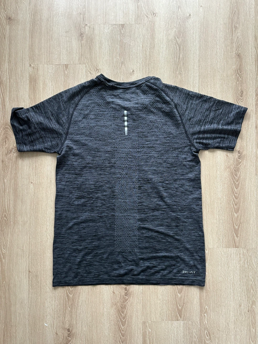 Men’s Nike Dri Fit Shirt L - photo 2
