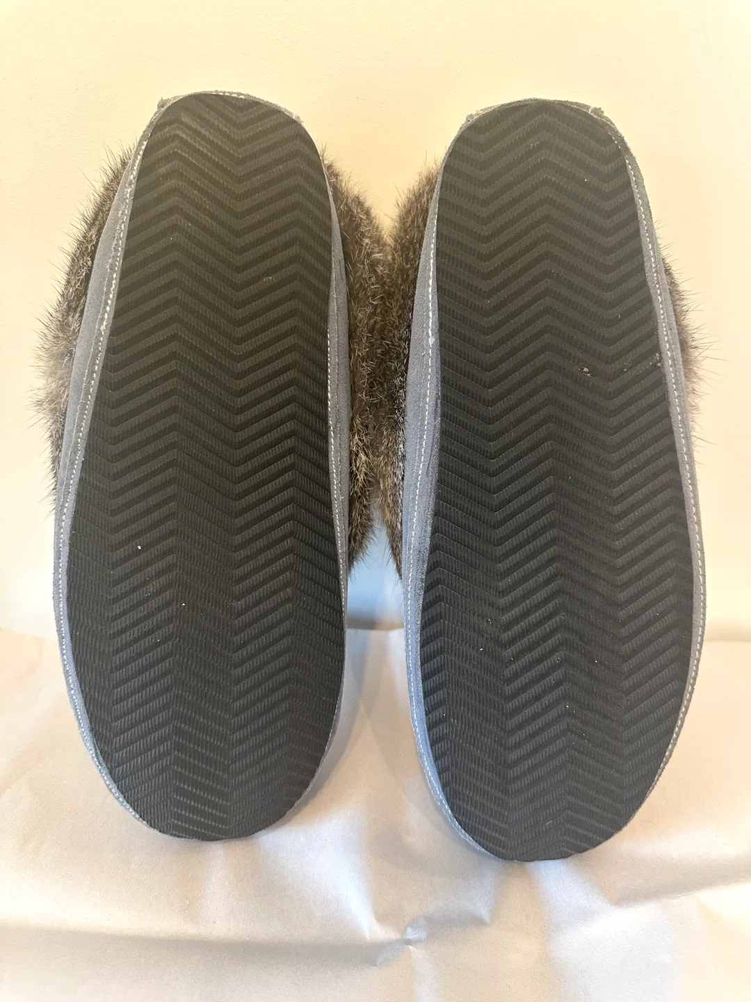 Moccasins with Fur Trim-Woman Size 8.5 image indicator(4)