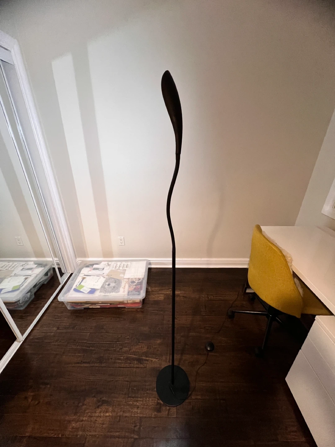 Modern Flexible LED Floor Lamp - Excellente Condition - $15 - photo 2