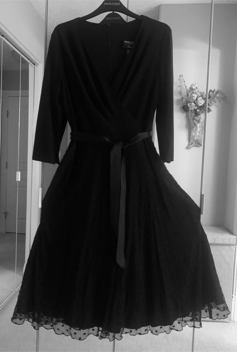 Frank Lyman Montreal Black Dress - Size 8 image indicator(7)