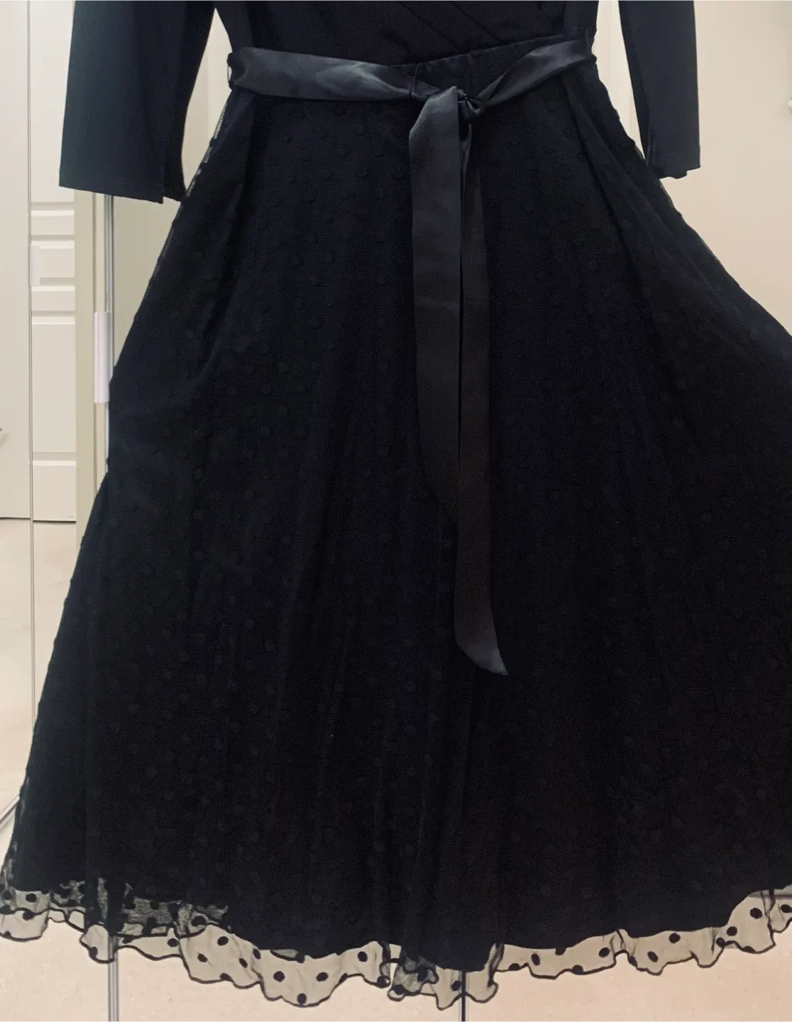 Frank Lyman Montreal Black Dress - Size 8 image indicator(6)