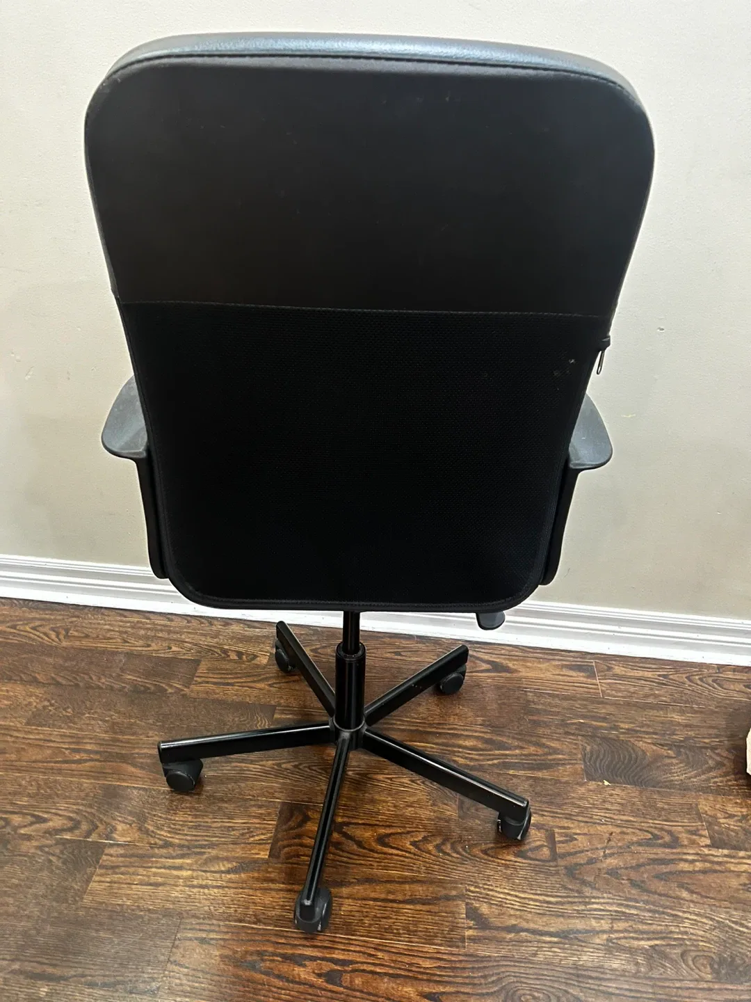 Black Office Chair image indicator(4)
