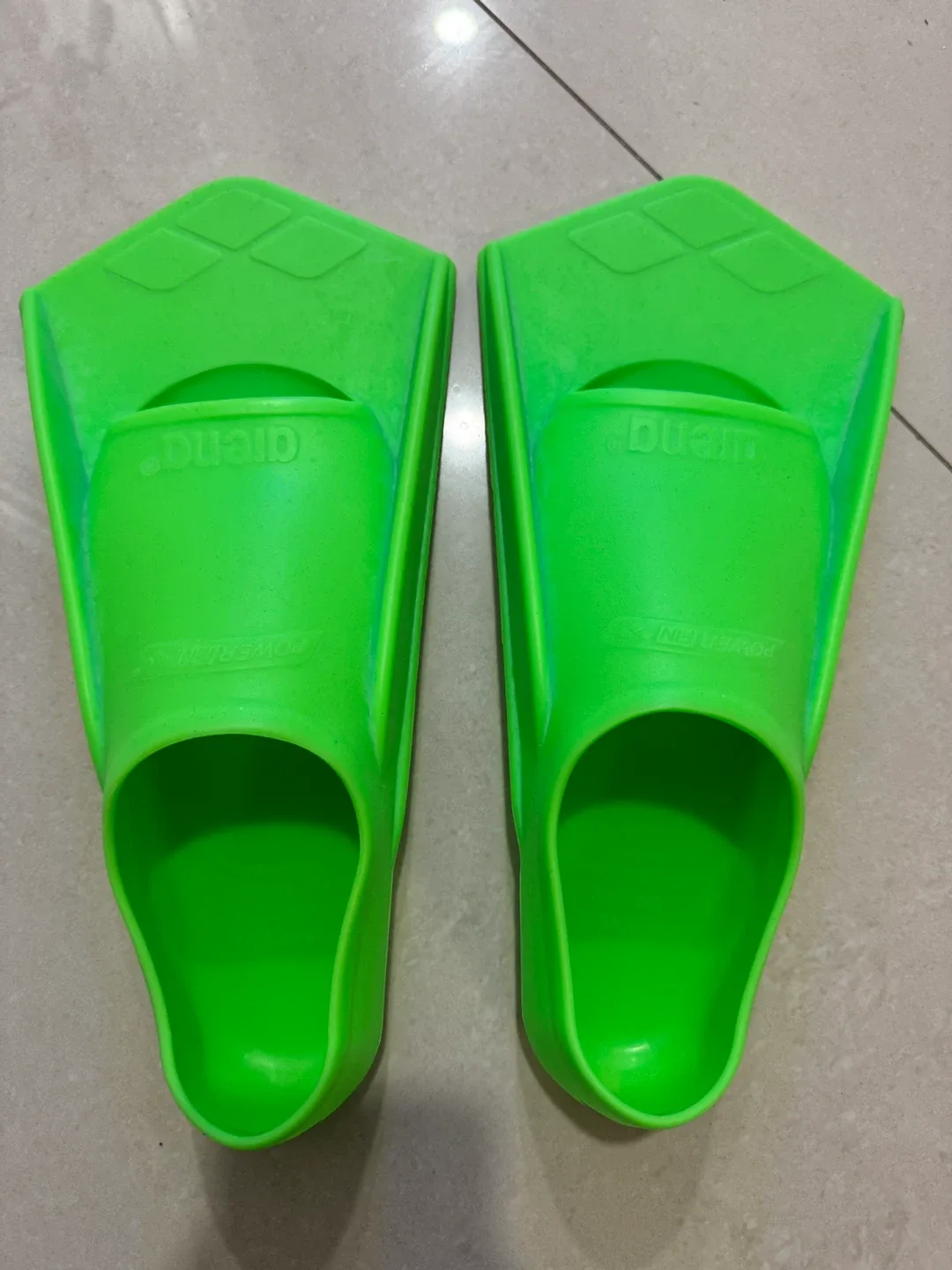 Arena Powerfin Pro & Speedo Swim Fins, Size 6-7 image indicator(4)
