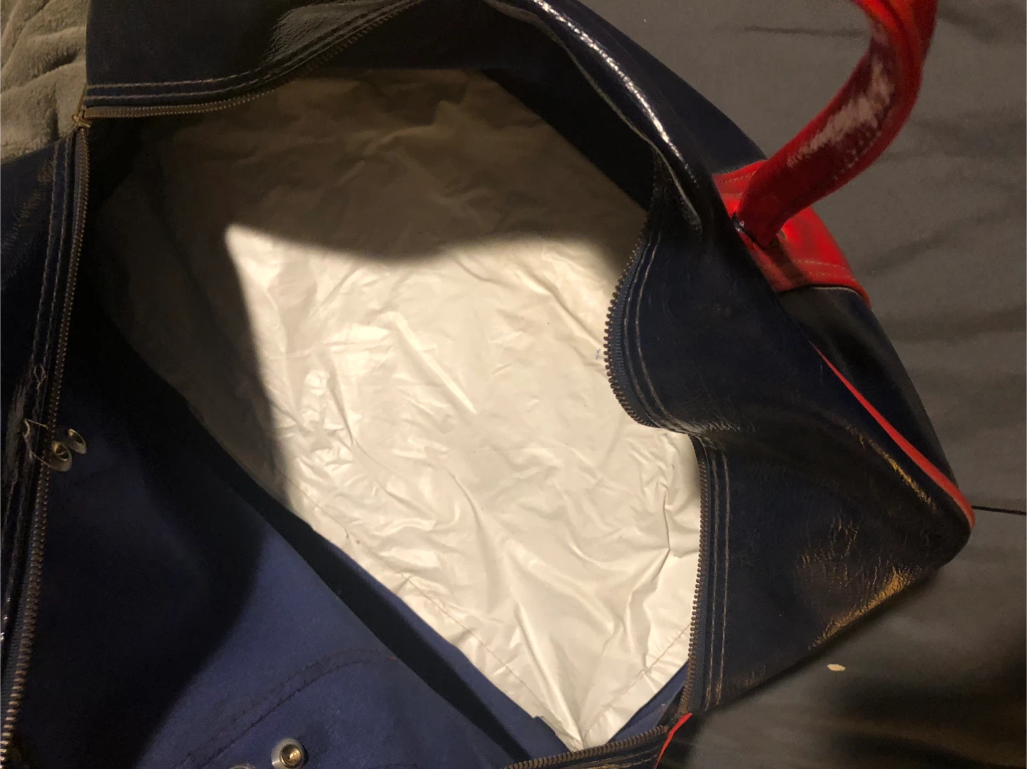 Vintage 1970s Adidas Blue & Red Vinyl duffel bag - photo 4
