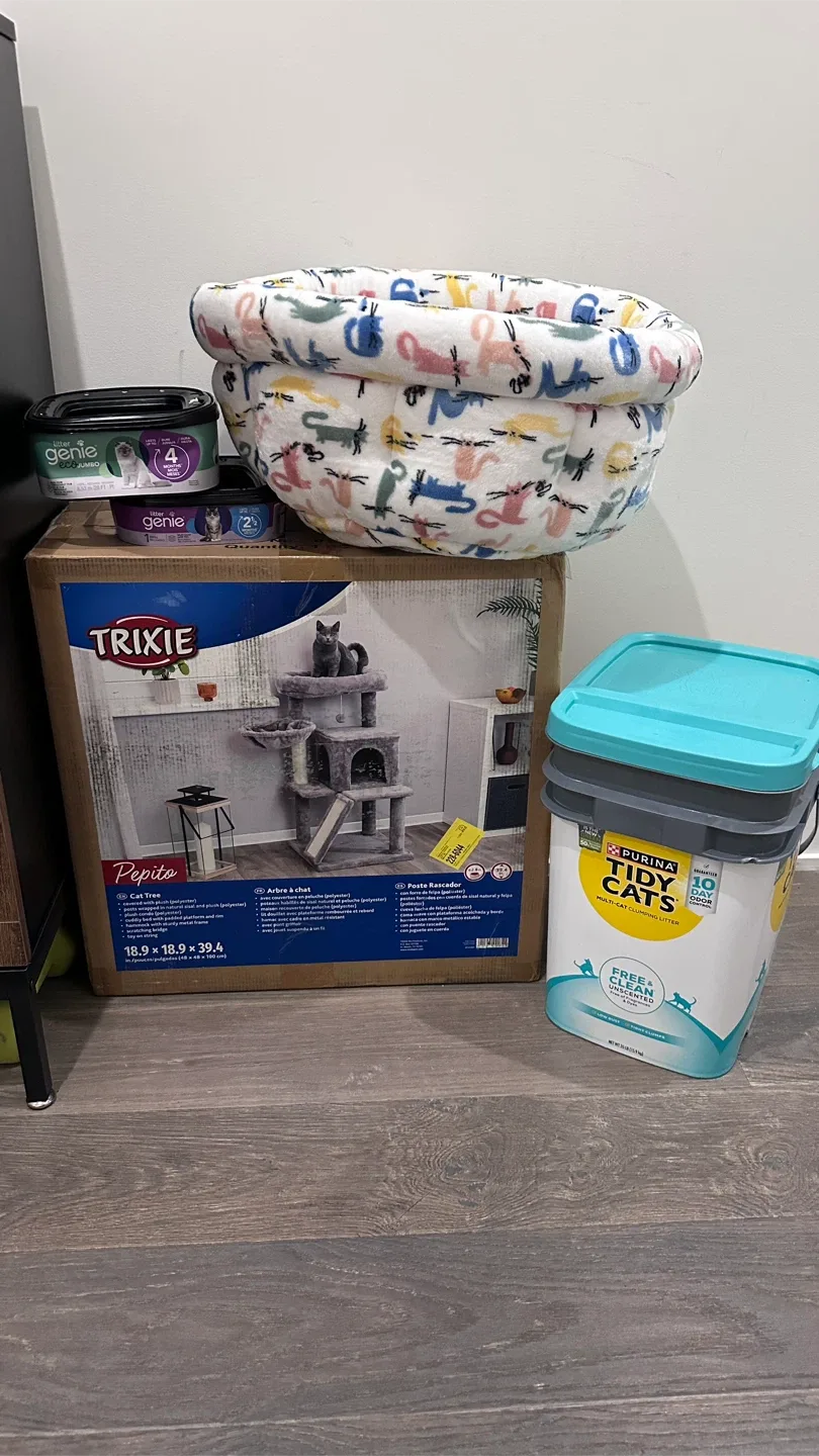 NEW Cat Tree Tidy Cats Litter Litter Genie Refills Used Cat Bed