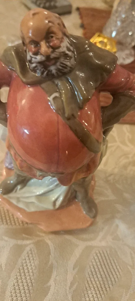 Royal Doulton Falstaff Figurine H.N. 2054 image indicator(2)