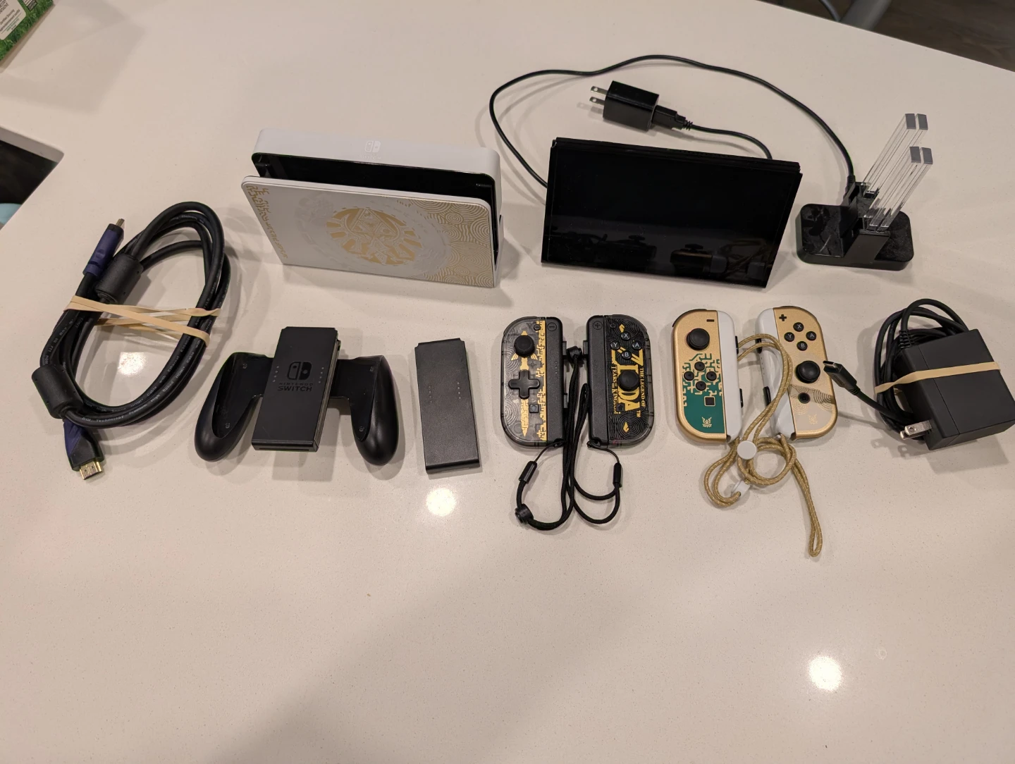 Nintendo Switch OLED – Zelda: Tears of the Kingdom Edition