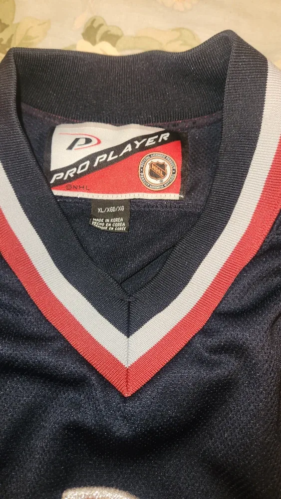 Vancouver Canucks Pro Player Jersey Size XL image indicator(2)