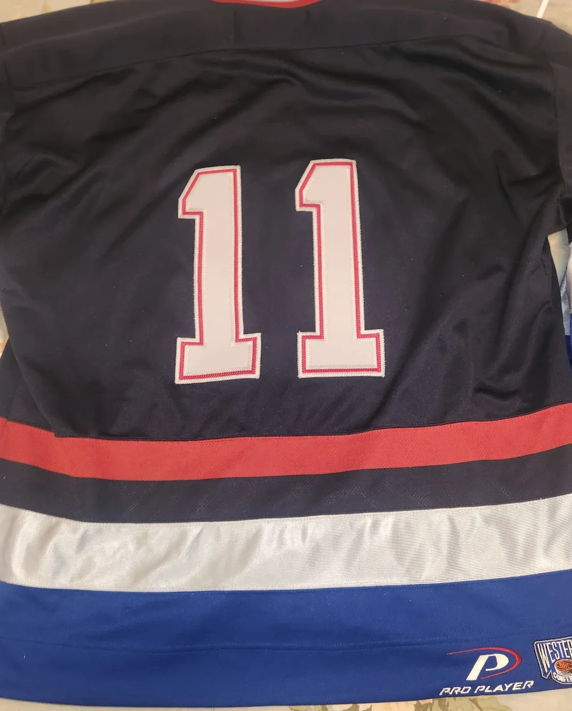 Vancouver Canucks Pro Player Jersey Size XL image indicator(3)