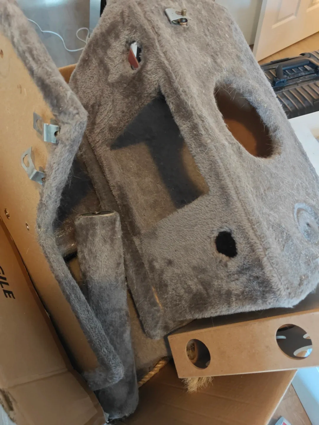 Furhaven Gray Jumbo Cat Tree image indicator(2)