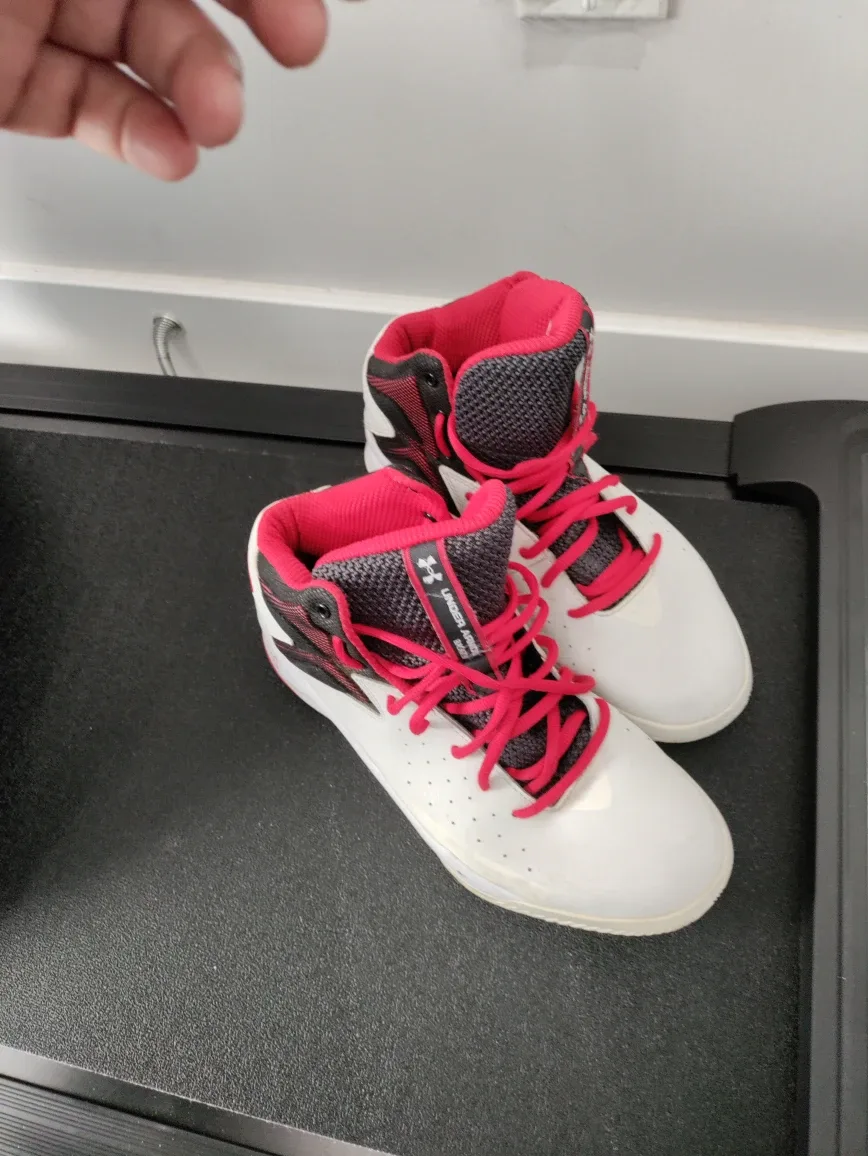 Under Armour Basketball Shoes - Size 8.5