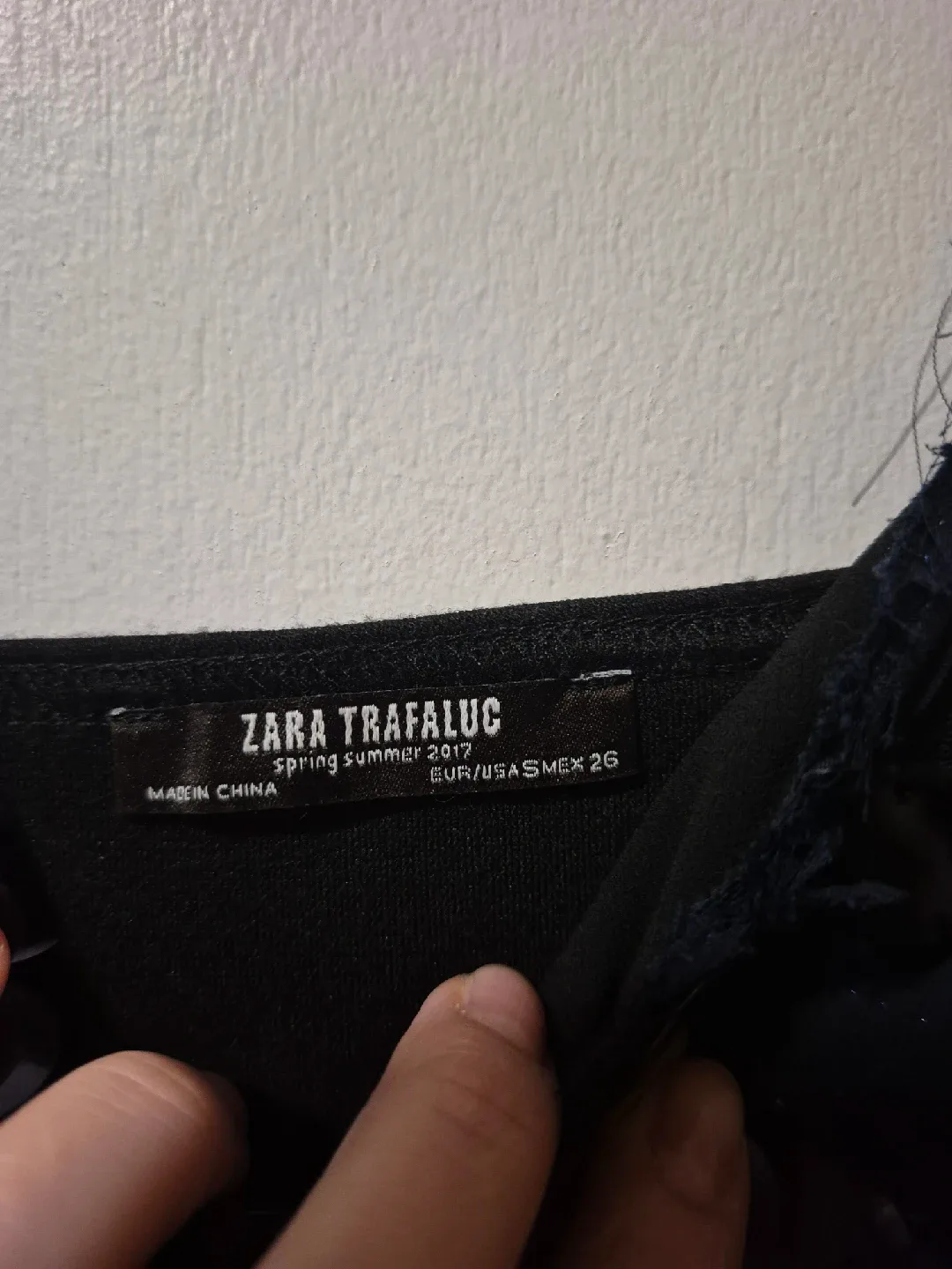 Zara Trafaluc Black Sequin Crop Top - Size 26 image indicator(2)