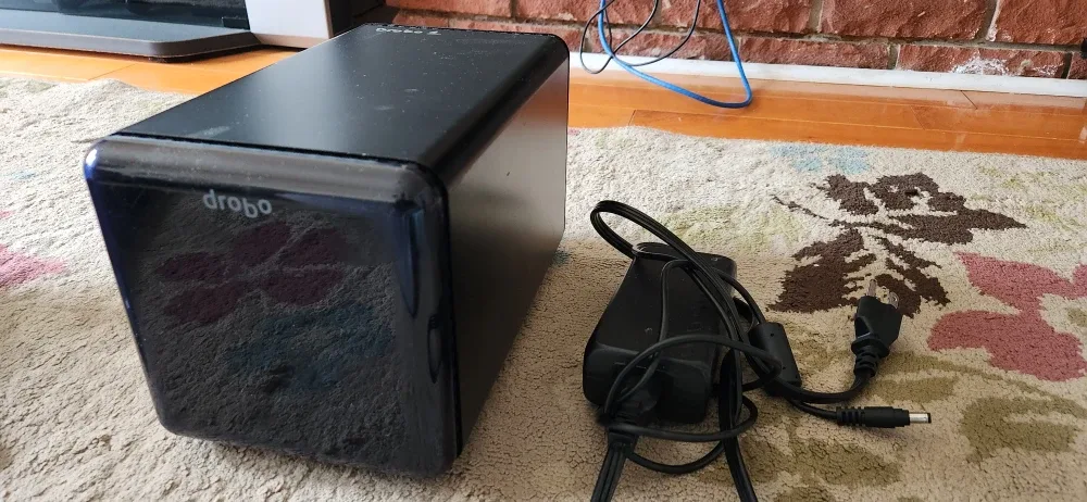 Drobo DR04DAU Data Robotics Storage