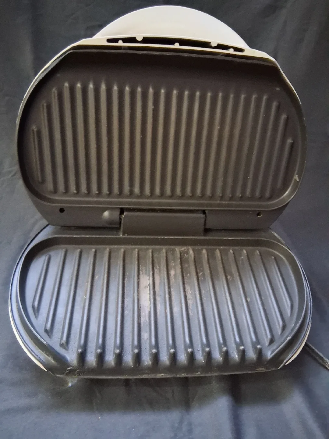 George Foreman Lean Mean Fat Grilling Machine image indicator(2)