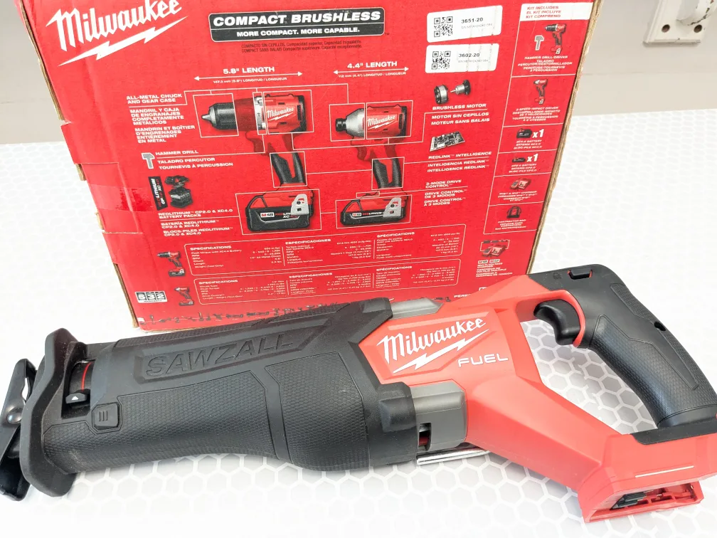 M18 Milwaukee Combo Kit + FUEL Reciprocating Saw image indicator(3)