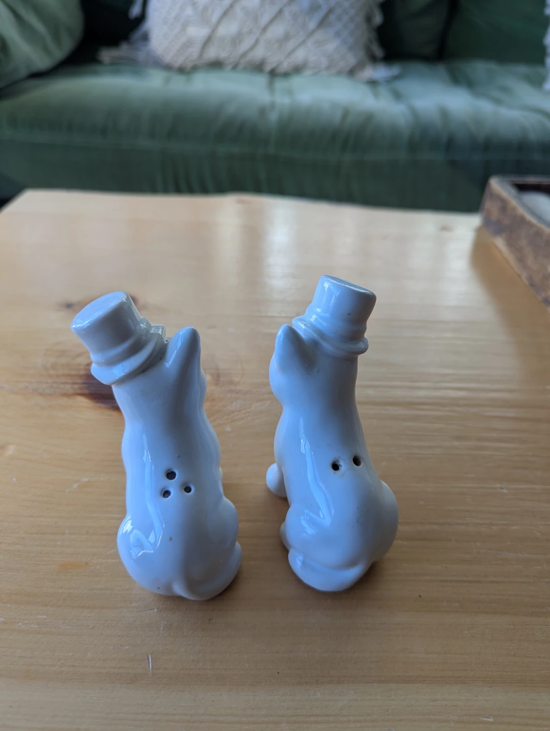 Cute Ceramic Dog Salt & Pepper Shakers - photo 2