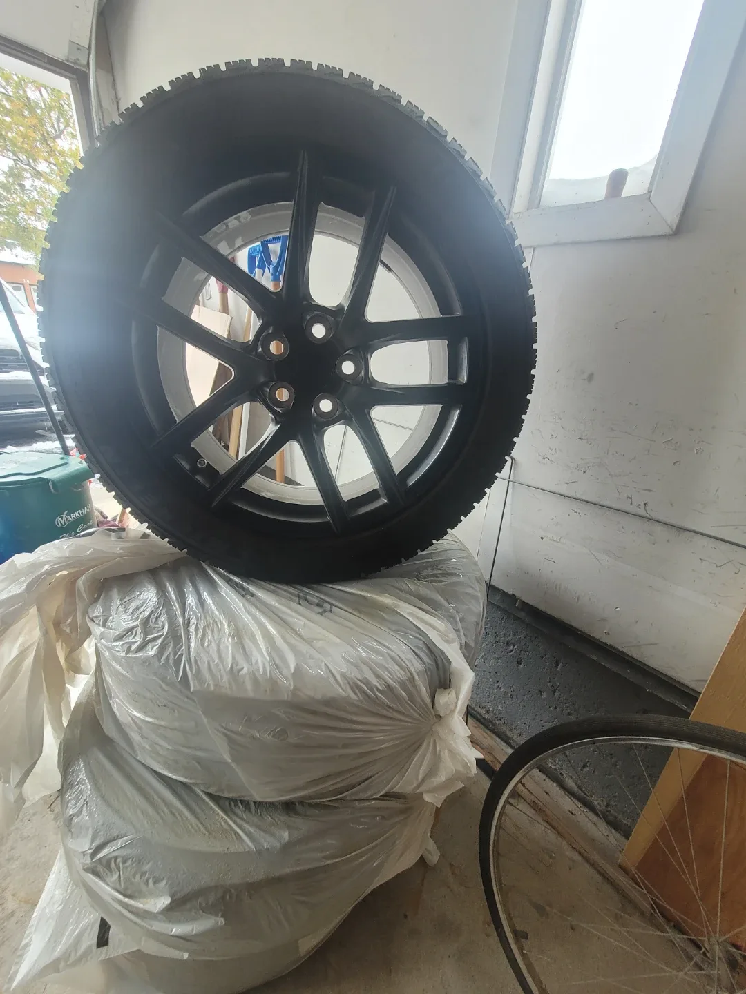 Michelin X-Ice 225/60R18 Tire image indicator(6)