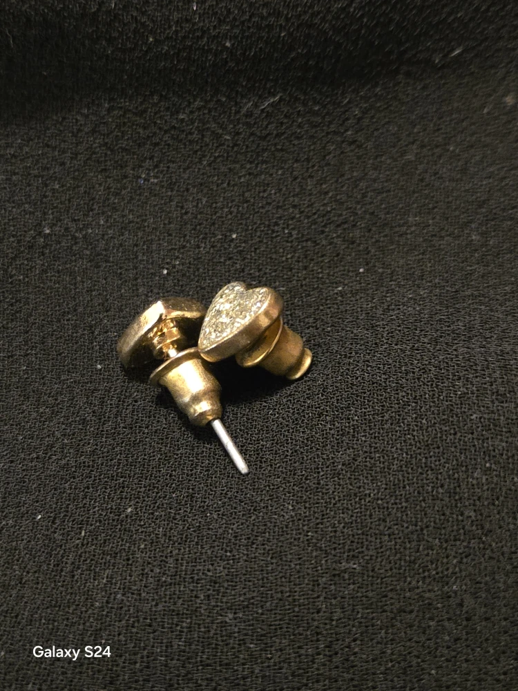 Heart Stud Earrings - Gold Tone - photo 3