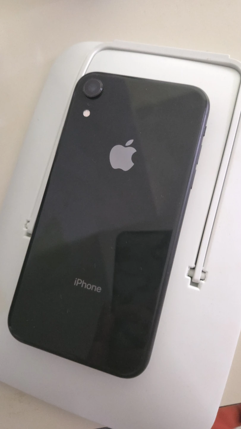 iPhone XR 128GB Black *negotiable* - photo 2