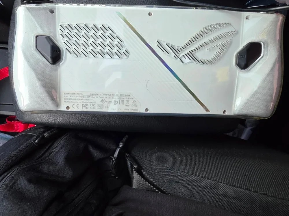 ASUS ROG Ally Handheld Console - White image indicator(2)