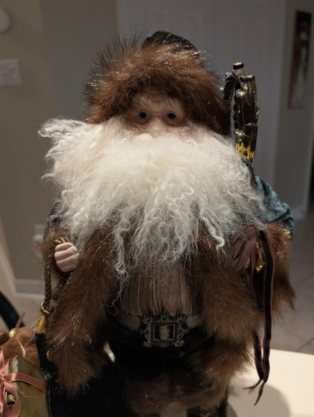 17" Decorative Santa Figurine - EUC image indicator(2)