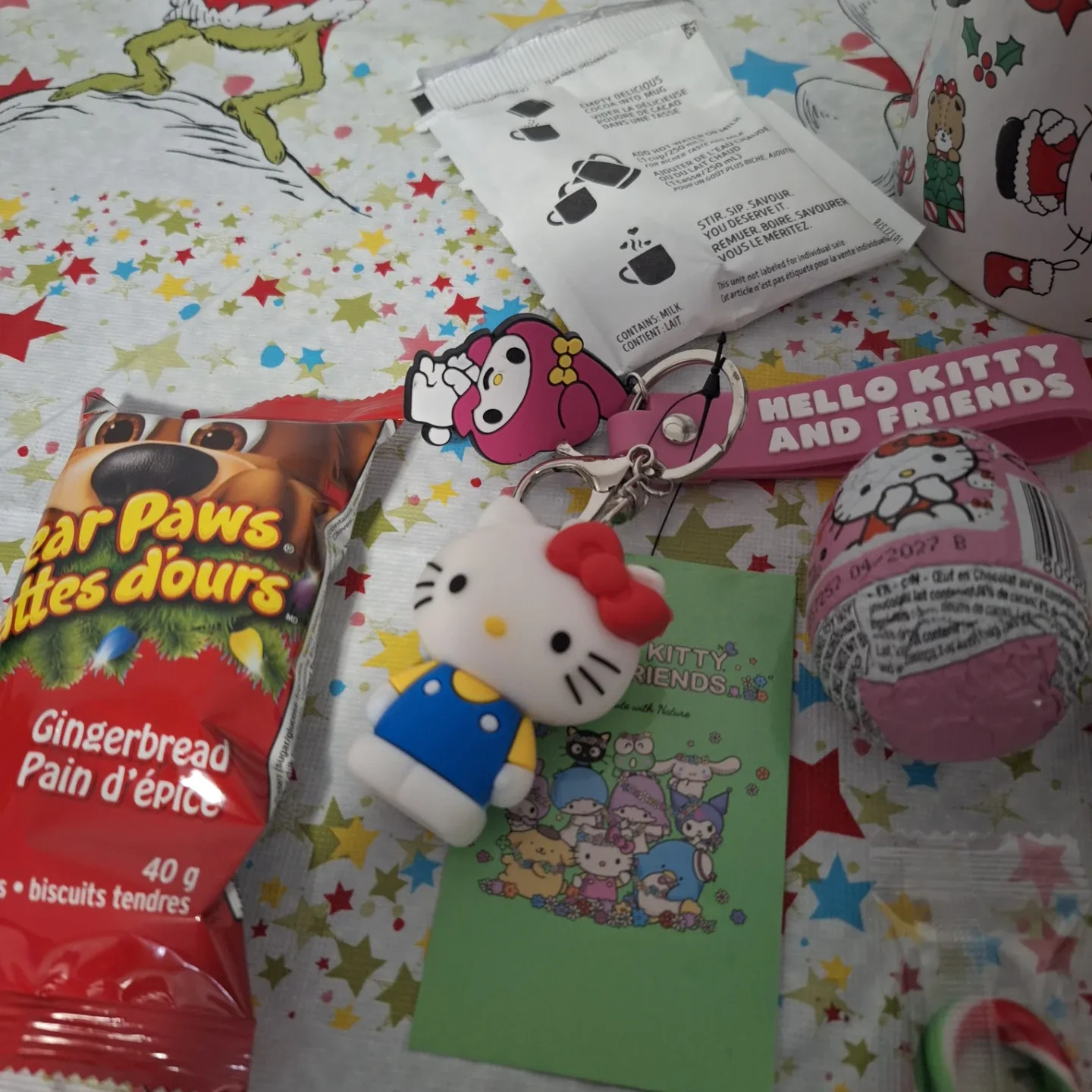Hello Kitty Holiday Gift Mug with Candy image indicator(6)
