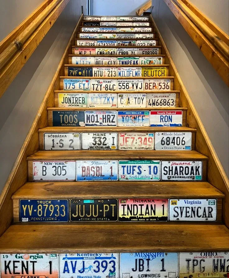 25 Vintage Authentic License Plate Collection (1931–1978) image indicator(2)