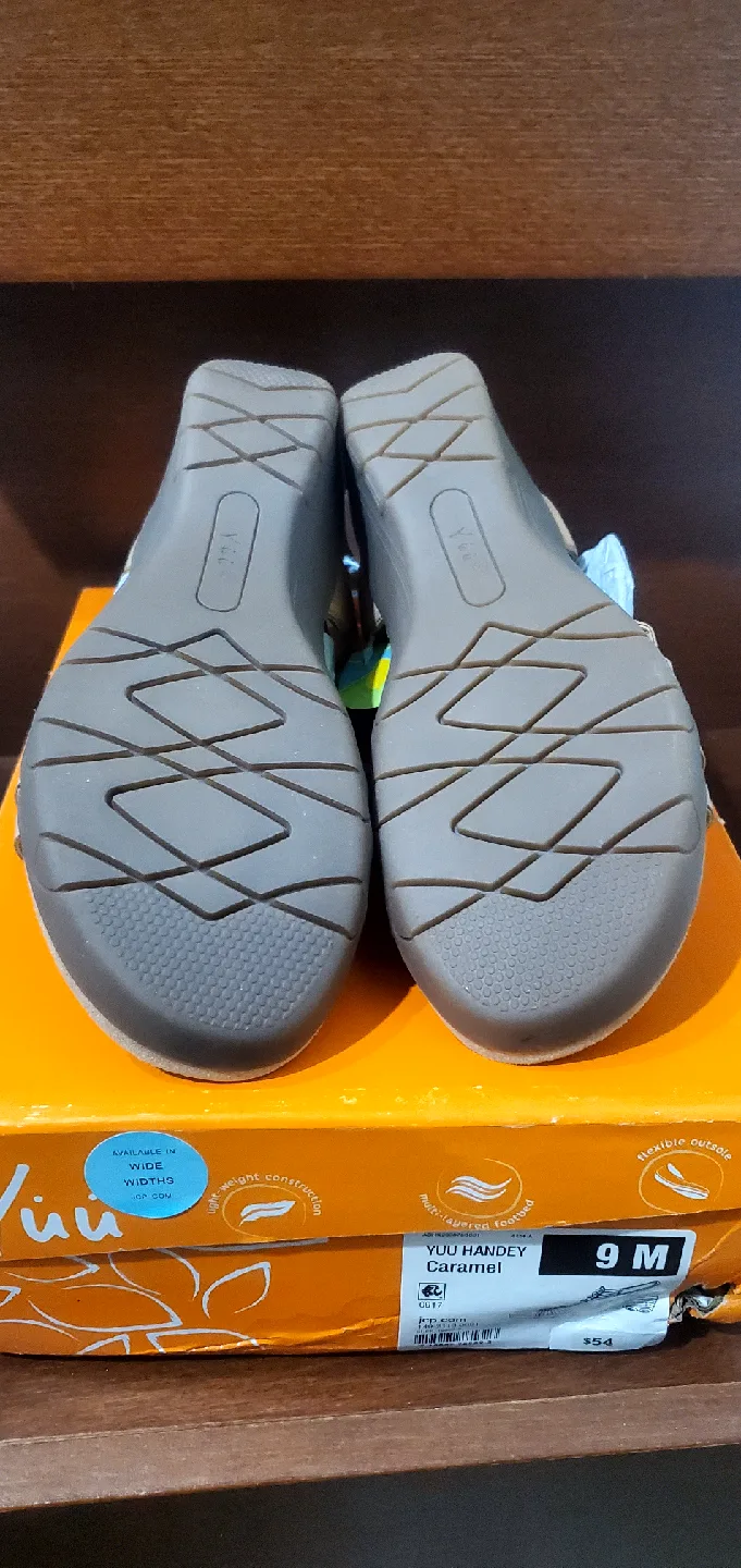 Yuu Handey Caramel Sandals - Size 9M image indicator(4)