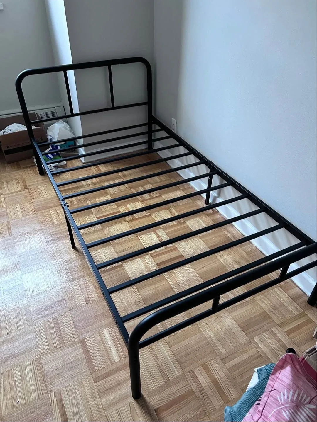 Black Metal Bed Frame 🛏 - Single/Twin 🥕 image indicator(2)