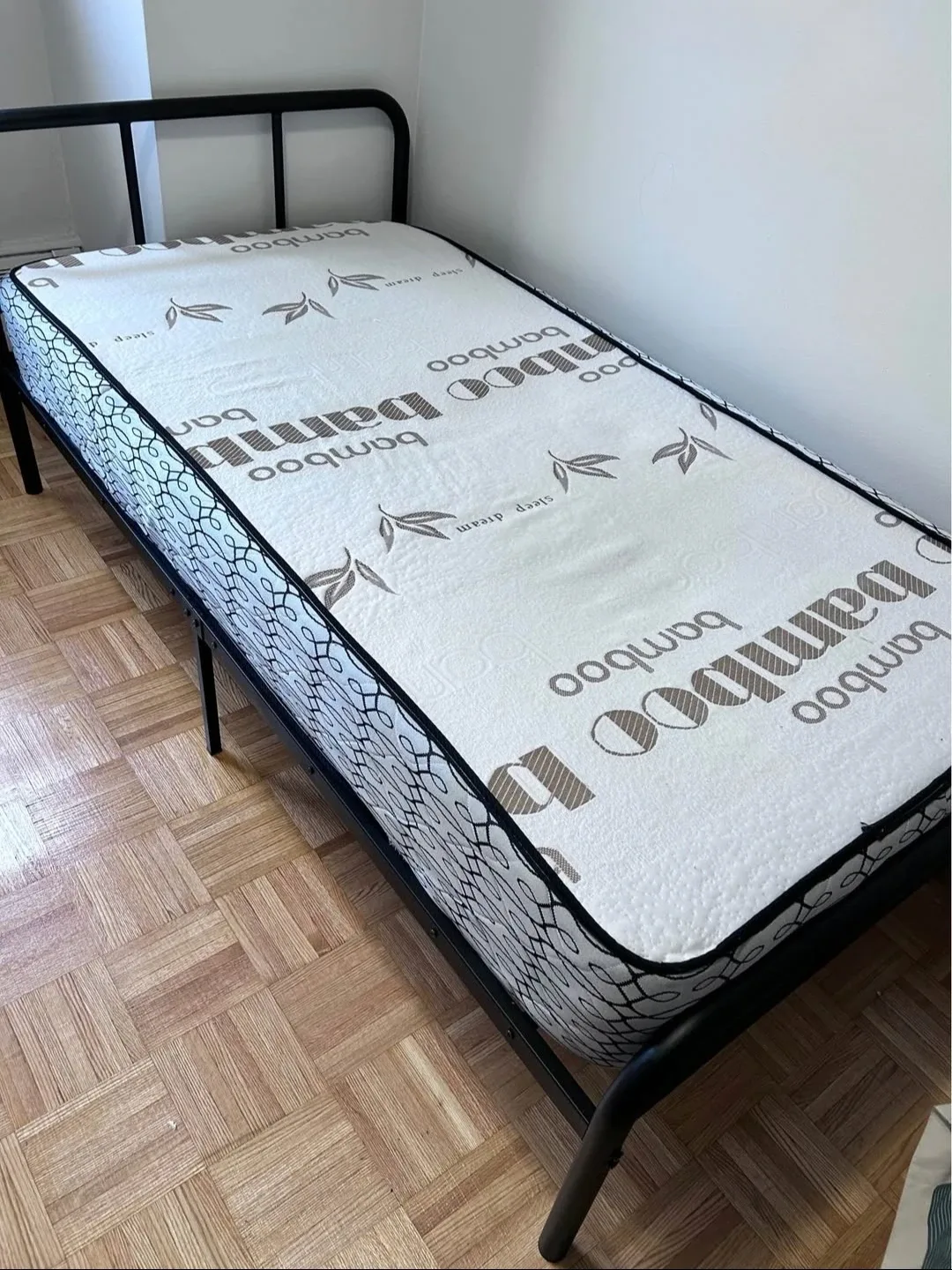 Black Metal Bed Frame 🛏 - Single/Twin 🥕 image indicator(3)