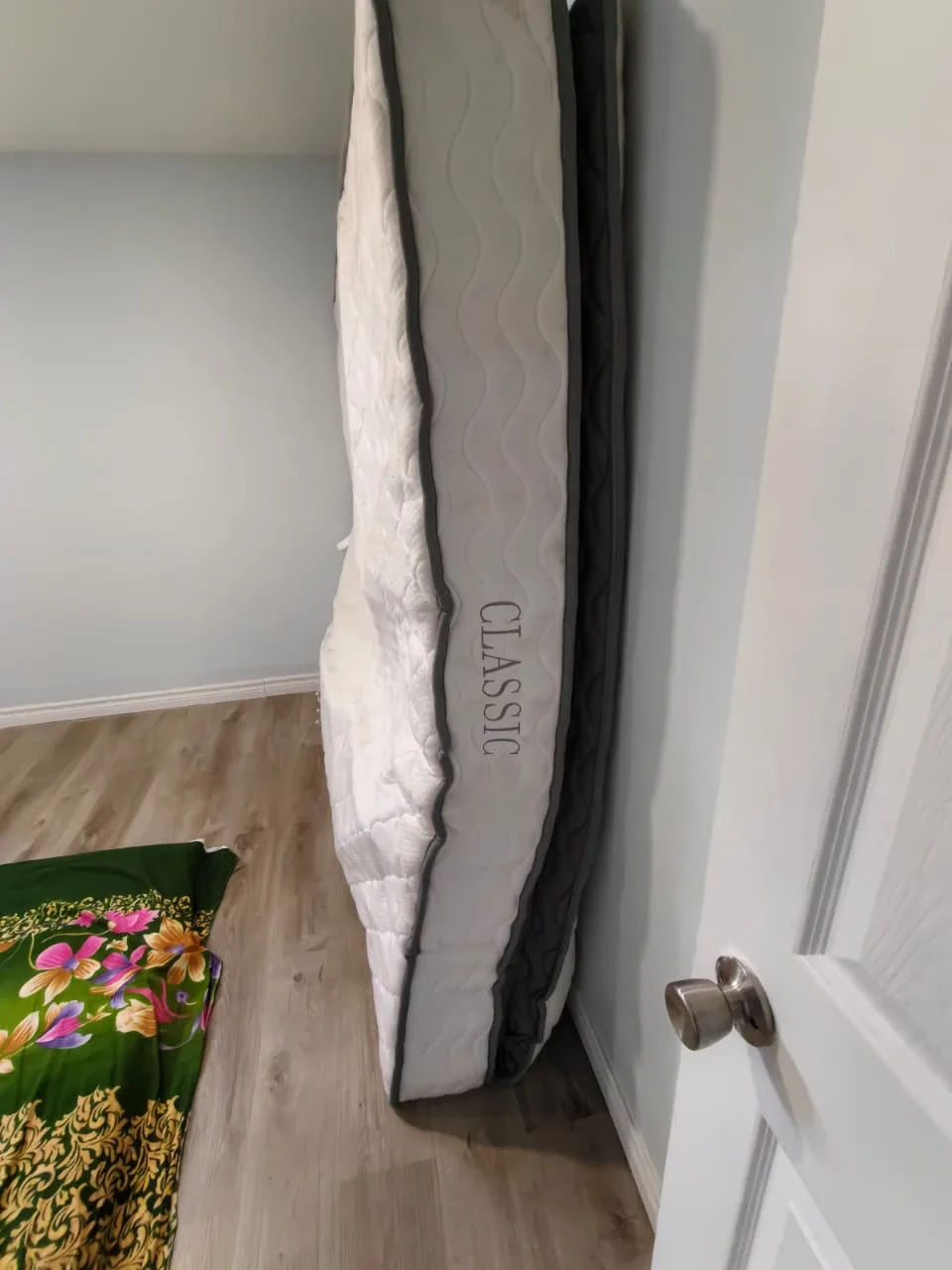 Classic Mattress - Used image indicator(3)