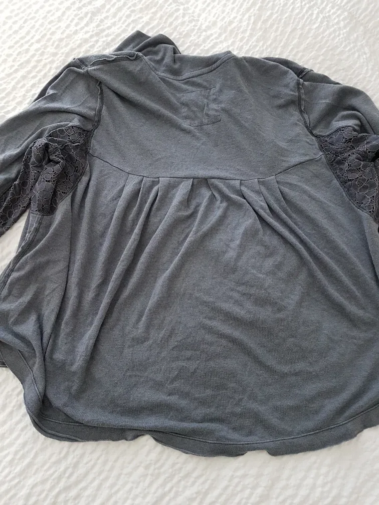 We The Free Grey Lace Sleeve Top - Size M image indicator(6)