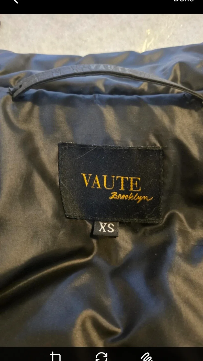 VAUTE Couture Black Puffer Coat - Size XS image indicator(3)