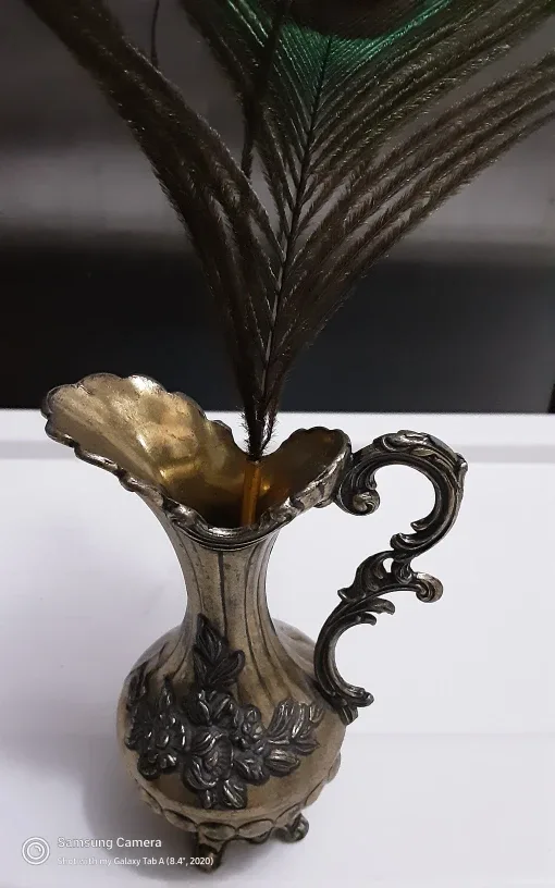Vintage brass Vase with Peacock Feather image indicator(2)