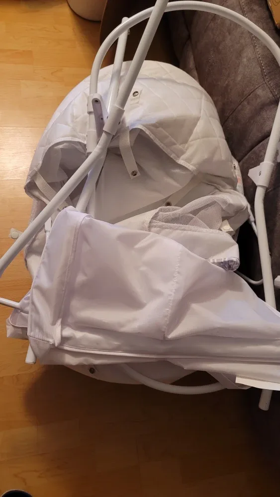 Delta Children Sweet Slumber Bassinet - Gently Used image indicator(2)