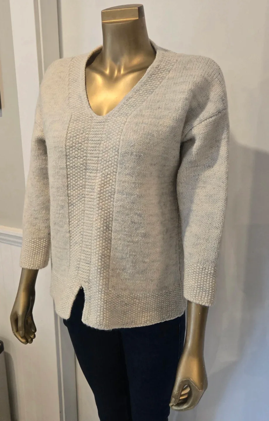 Vintage Sisley Relaxed Elegance Wool Sweater image indicator(3)