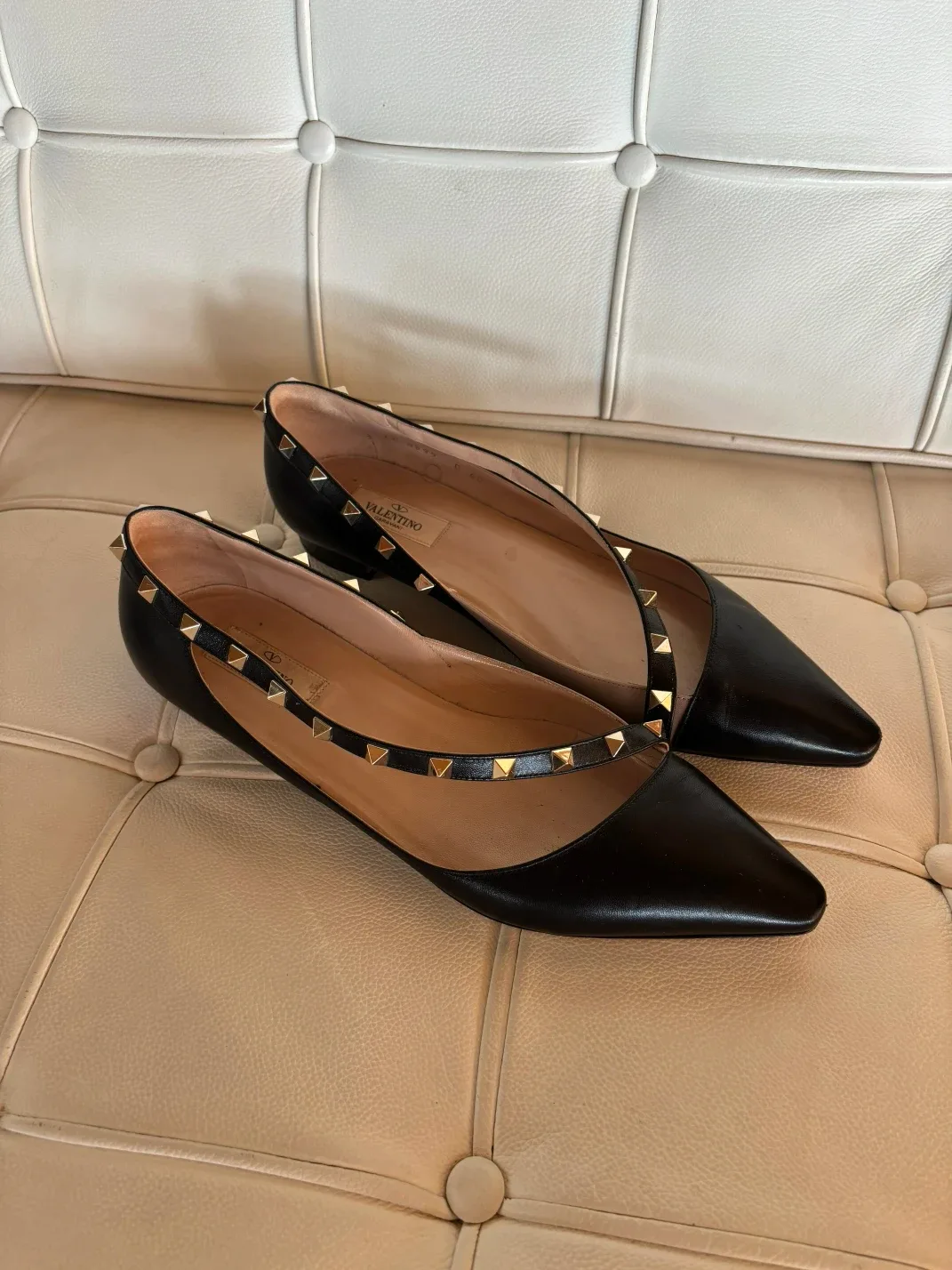 Valentino Garavani Black Leather Rockstud Ballerinas image indicator(2)