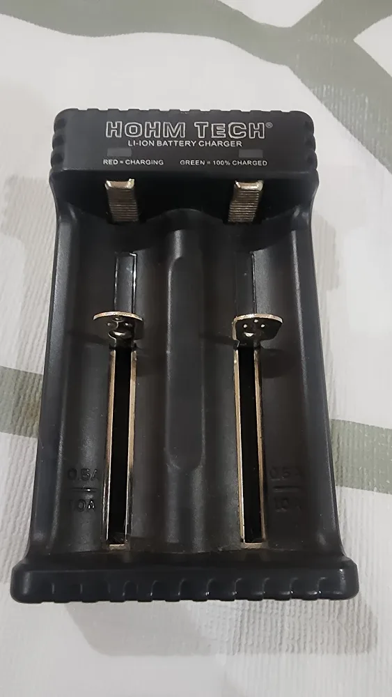 Hohm Tech Li-ion Battery USB Charger image indicator(2)