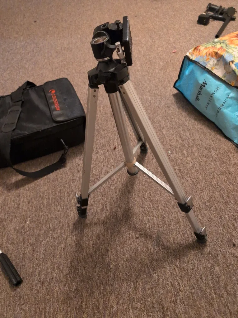 Celestron Binoculars with Tripod image indicator(4)