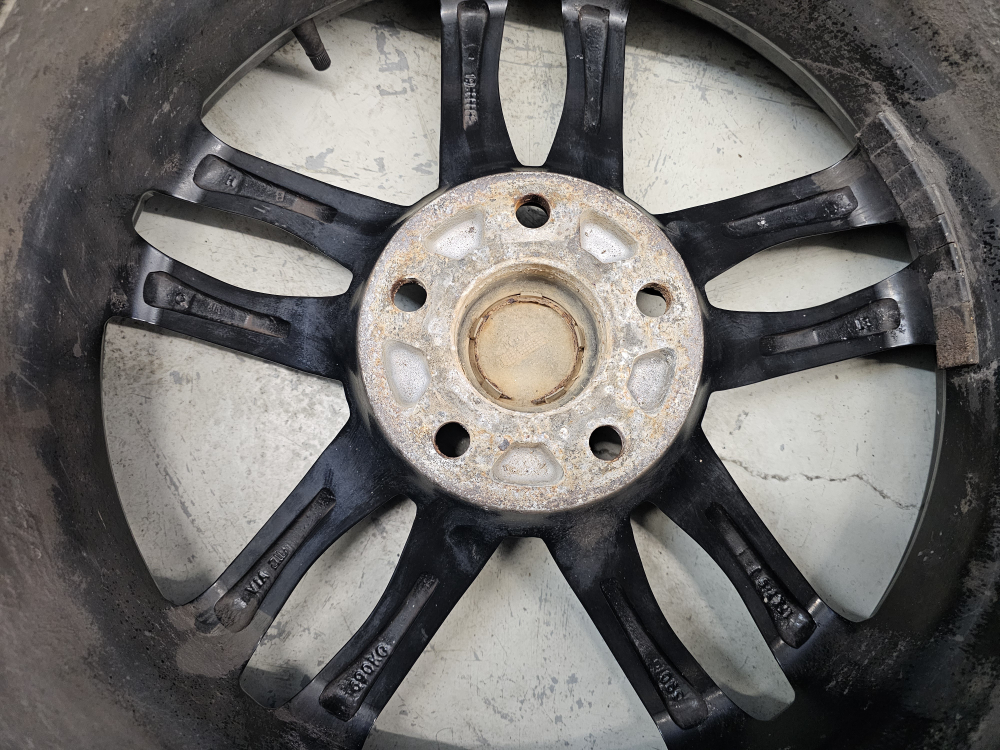 AUDI Q5 WINTER TIRES ON ALLOY RIMS 235/65/R17 - photo 3