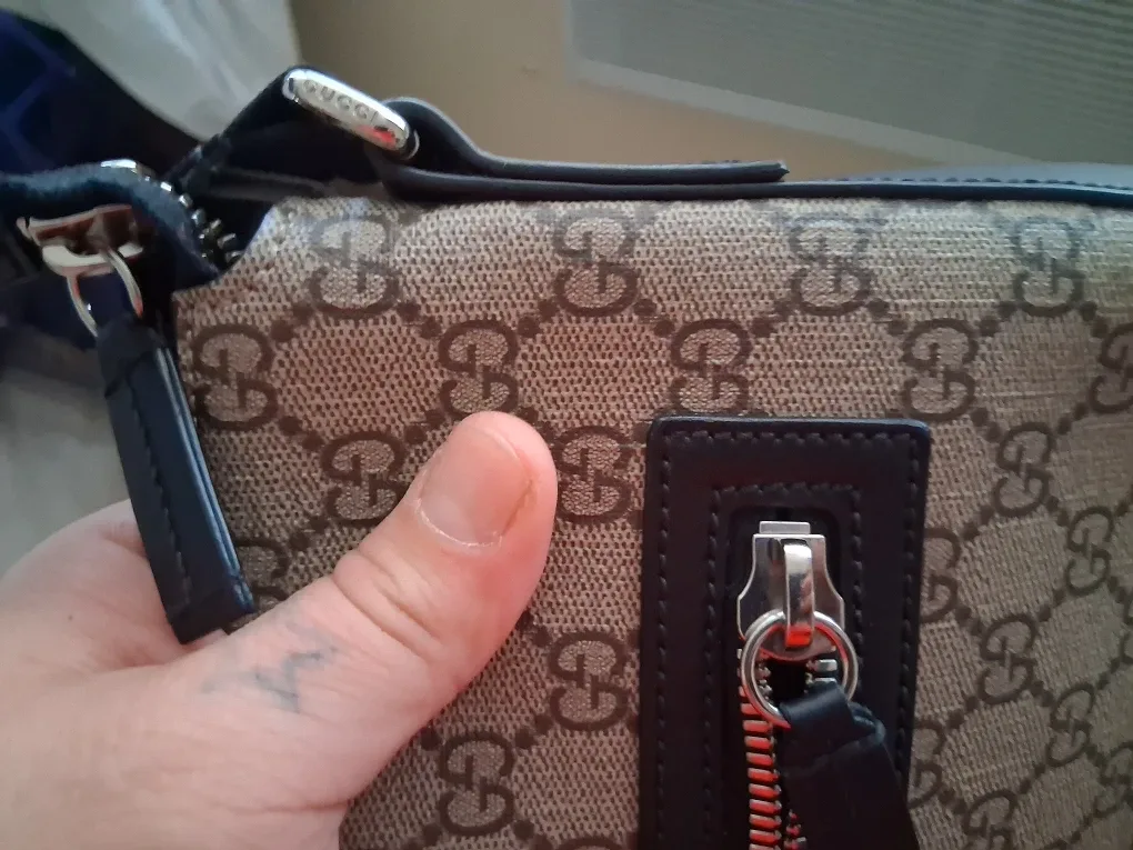 Mens Gucci Bag image indicator(4)