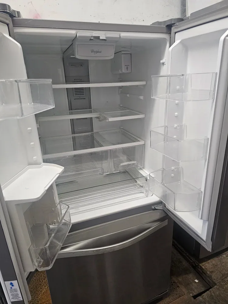 Whirlpool 30in Stainless steel french door refrigerator image indicator(2)