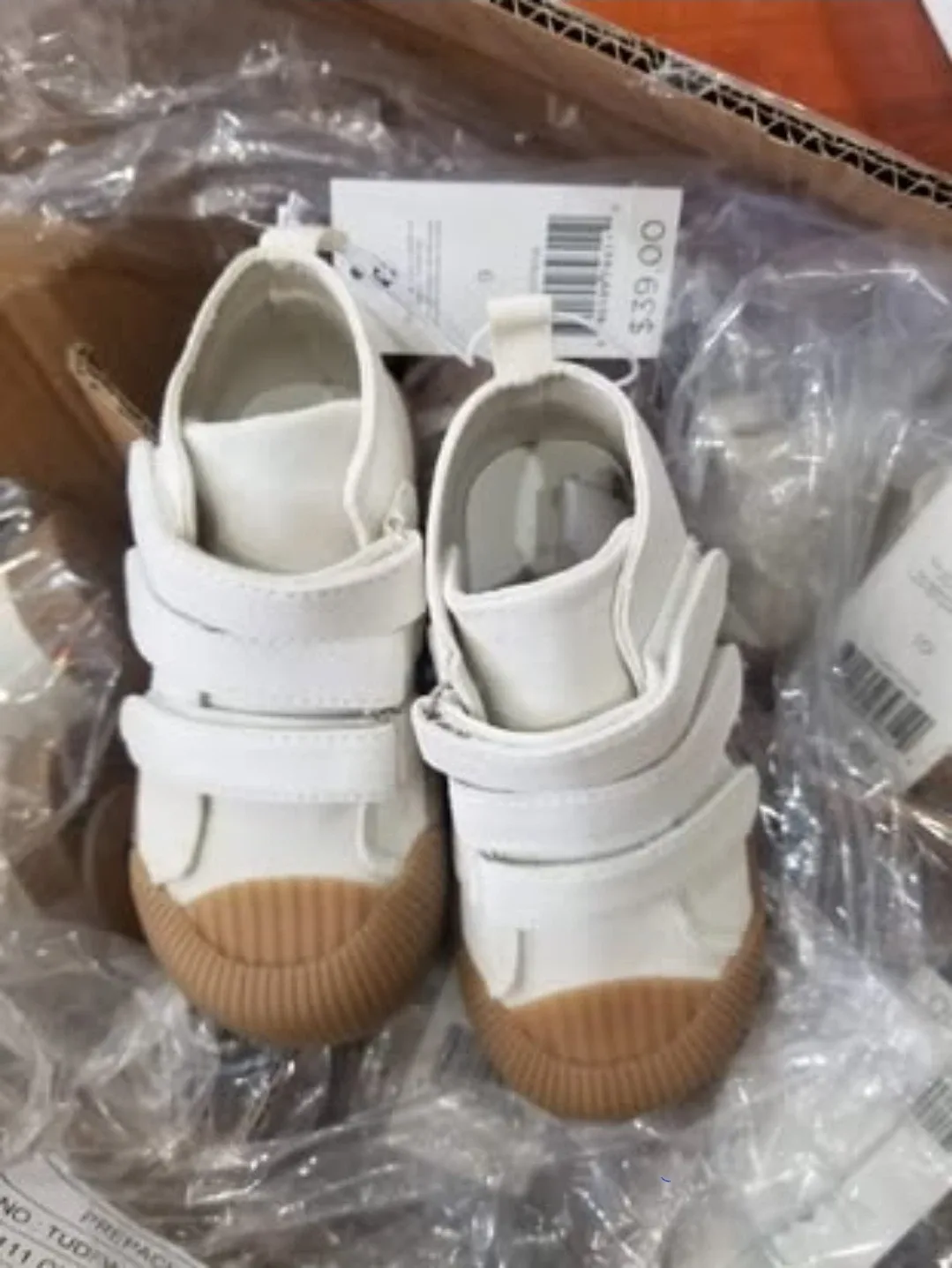 New Rise Little Earthling Shoes size 9