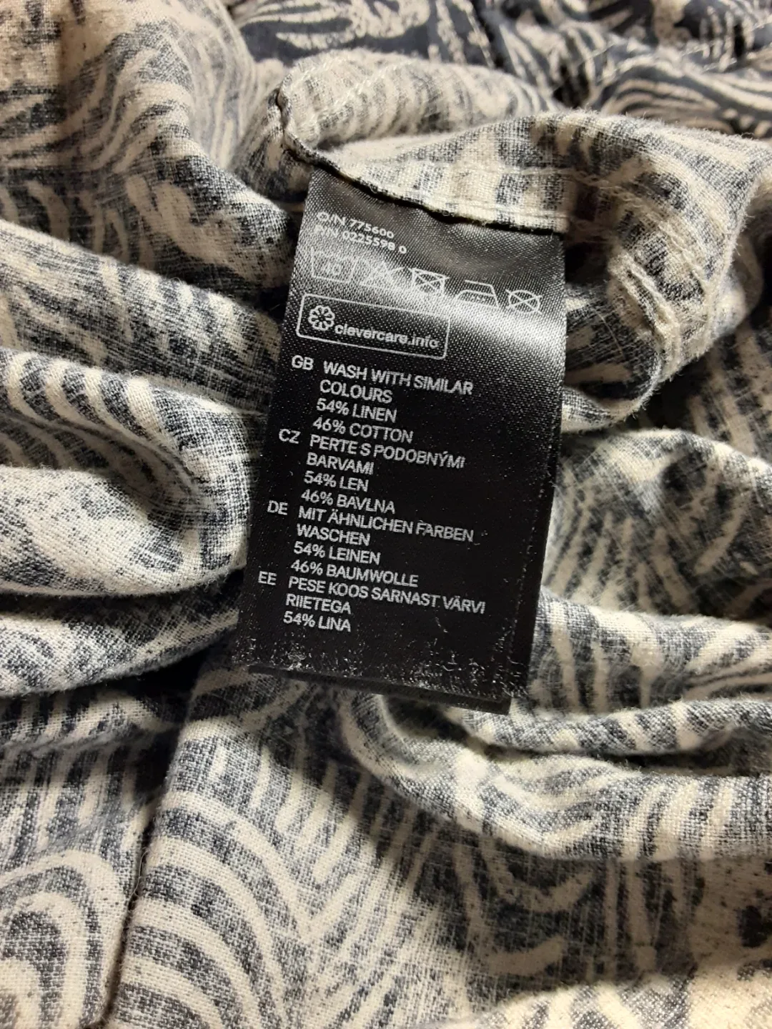 H&M L.O.G.G. - Short Sleeve Wave Pattern Button-Up Shirt | S: SM image indicator(9)