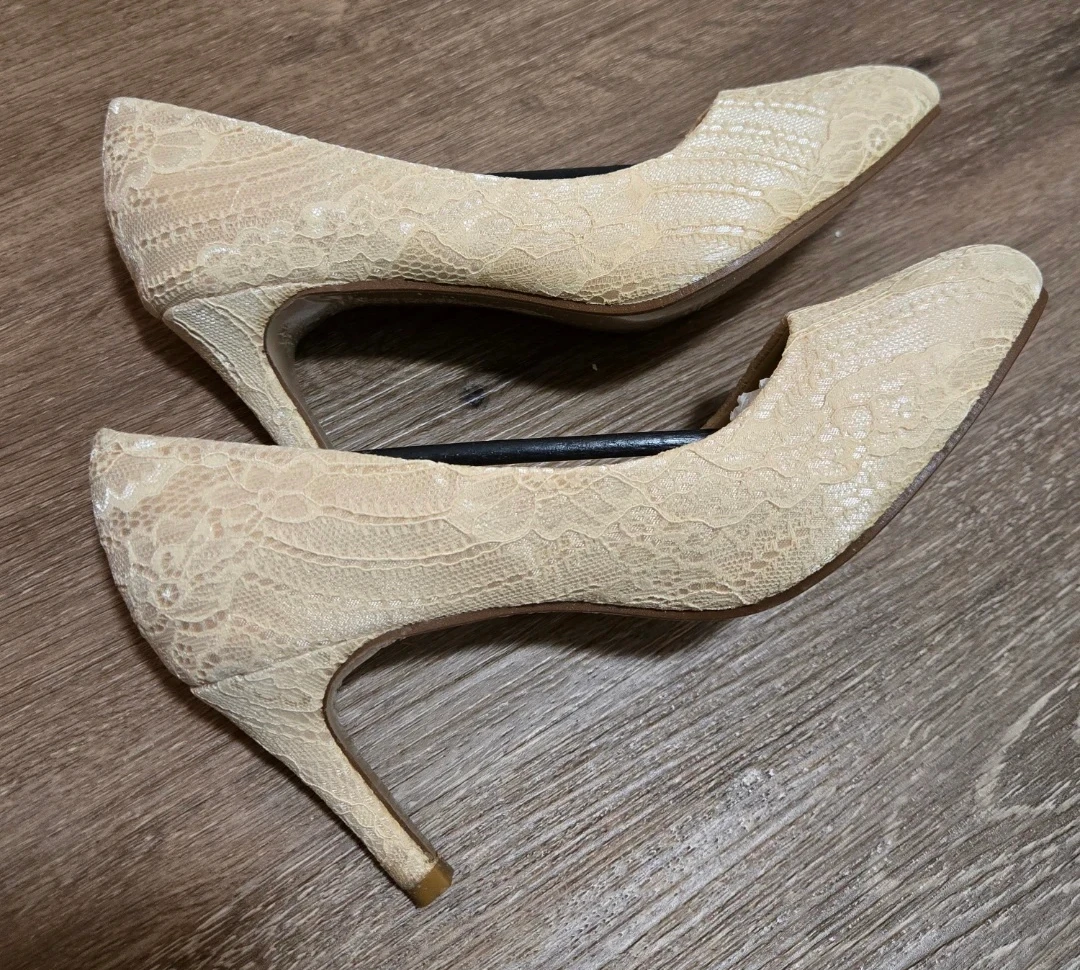 Elegant Beige Lace Heels - Size 37 EU 7 US Like New - photo 5