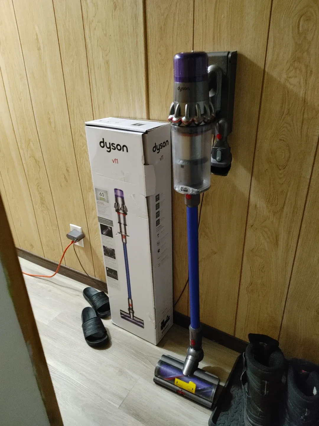 Dyson v11 for parts thumbnail