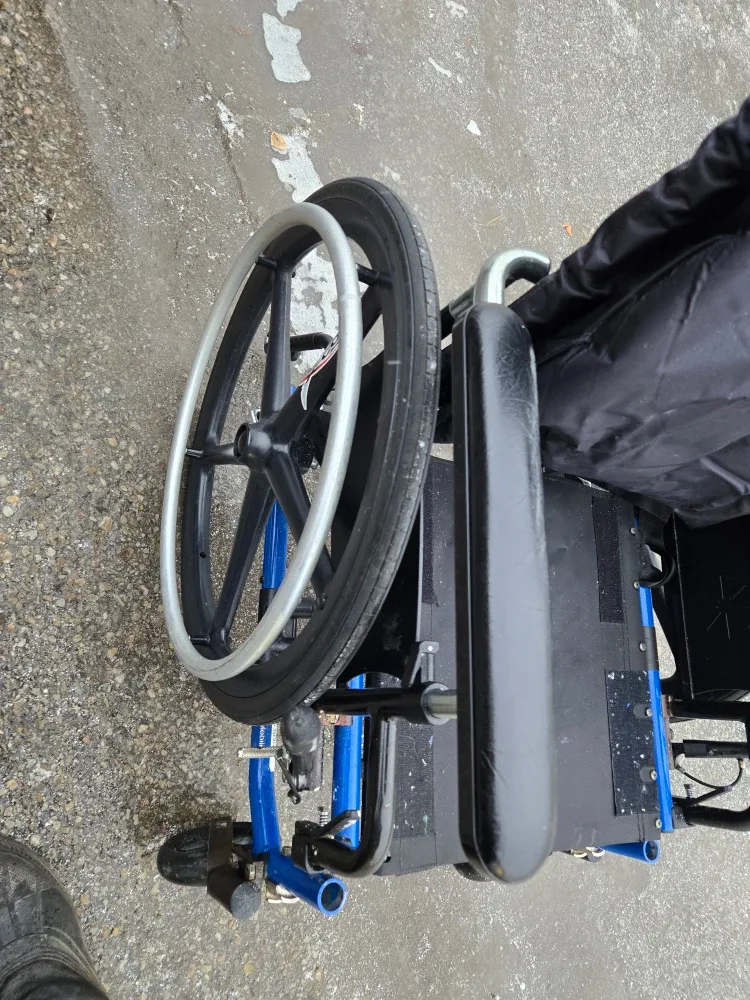 Wheelchair - Blue image indicator(2)