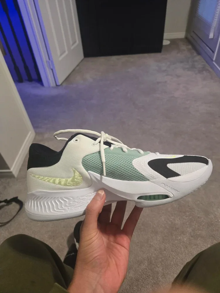 Nike Zoom Freak 4s size 12 image indicator(7)