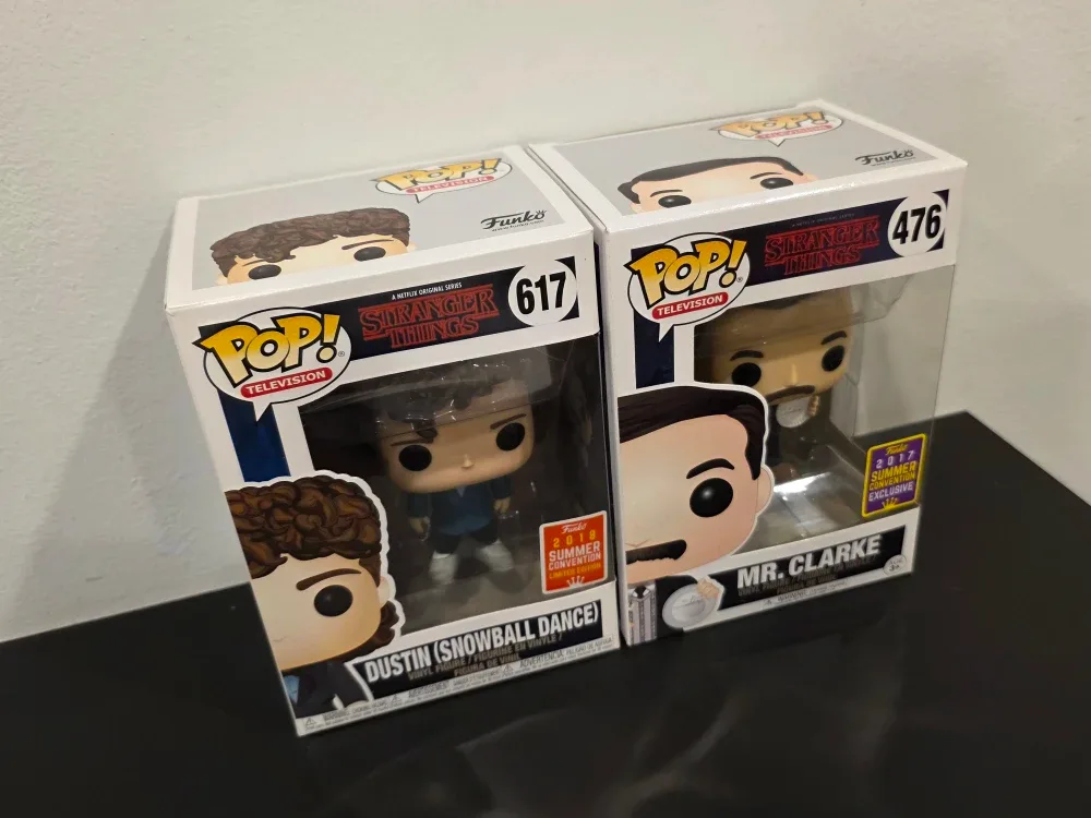 Funko Pop Stranger Things Dustin & Mr. Clarke image indicator(4)
